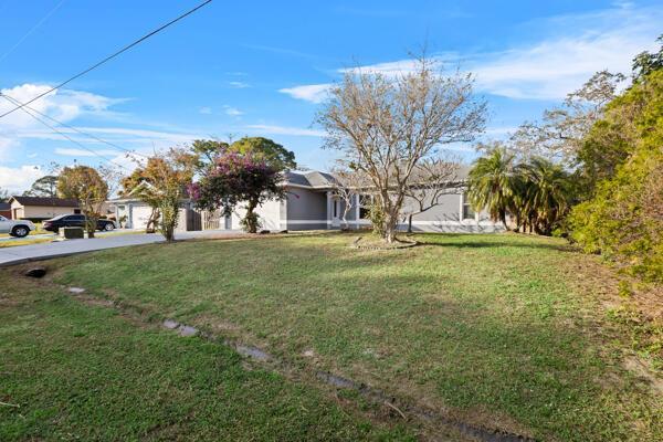 457 SW David Terrace, Port St. Lucie FL 34953 photo 2