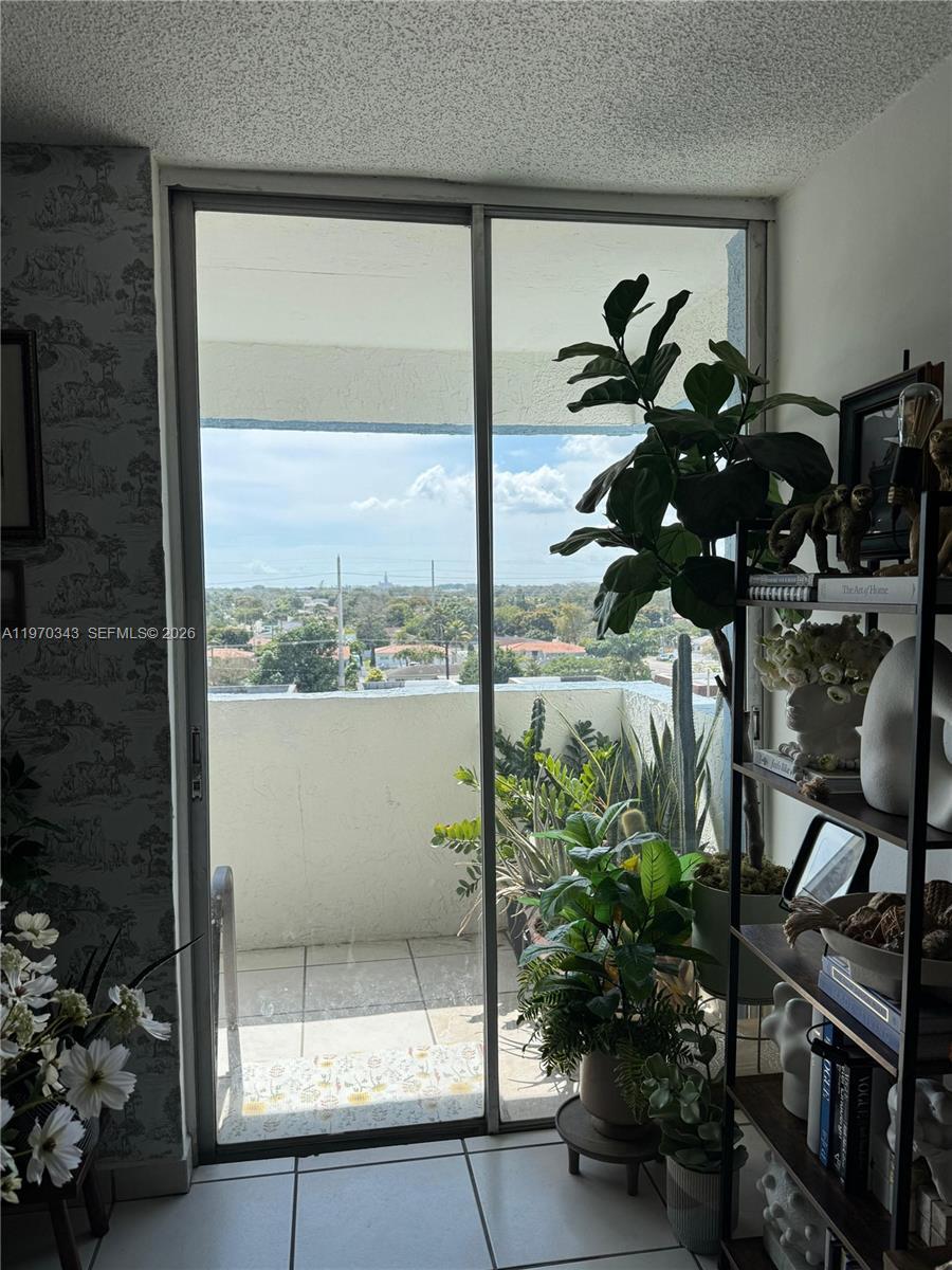 5050 NW 7th St # 604, Miami FL 33126 photo 2