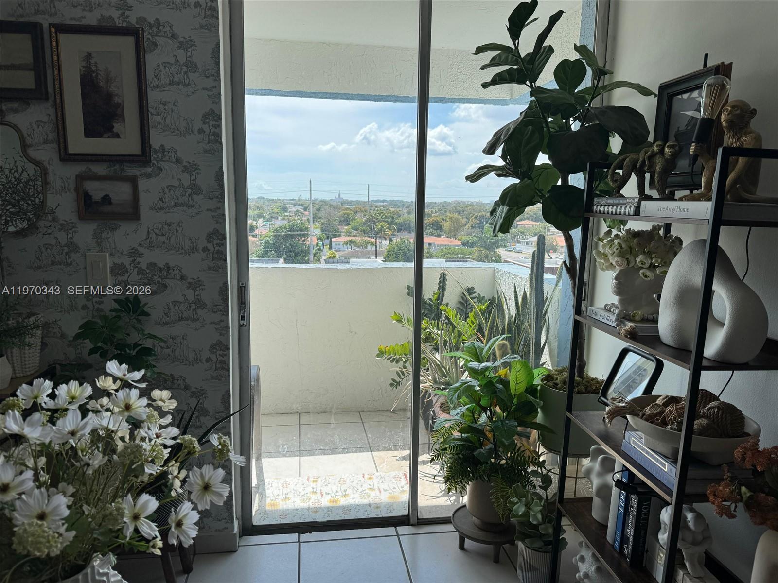 5050 NW 7th St # 604, Miami FL 33126