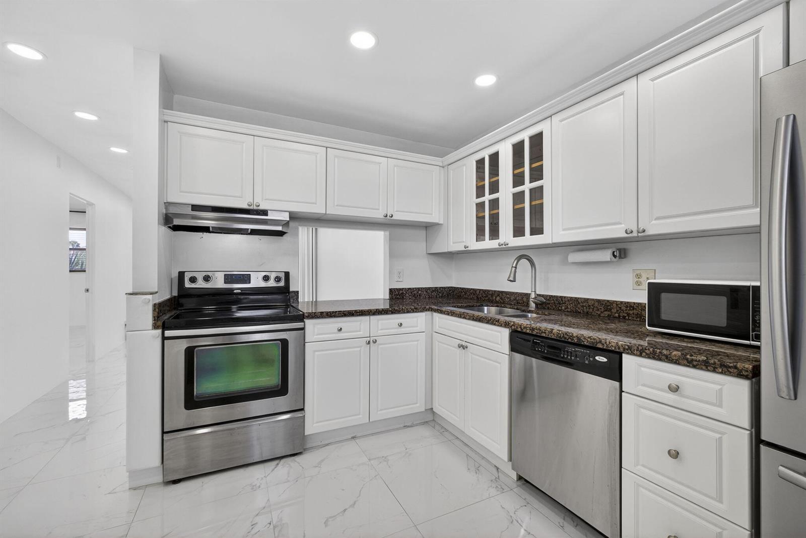 105 Lake Irene Drive, West Palm Beach FL 33411 photo 5