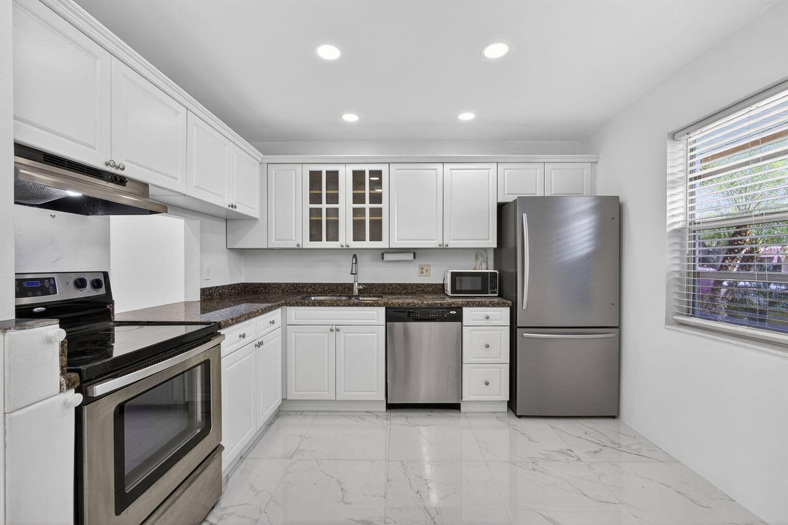 105 Lake Irene Drive, West Palm Beach FL 33411 photo 4