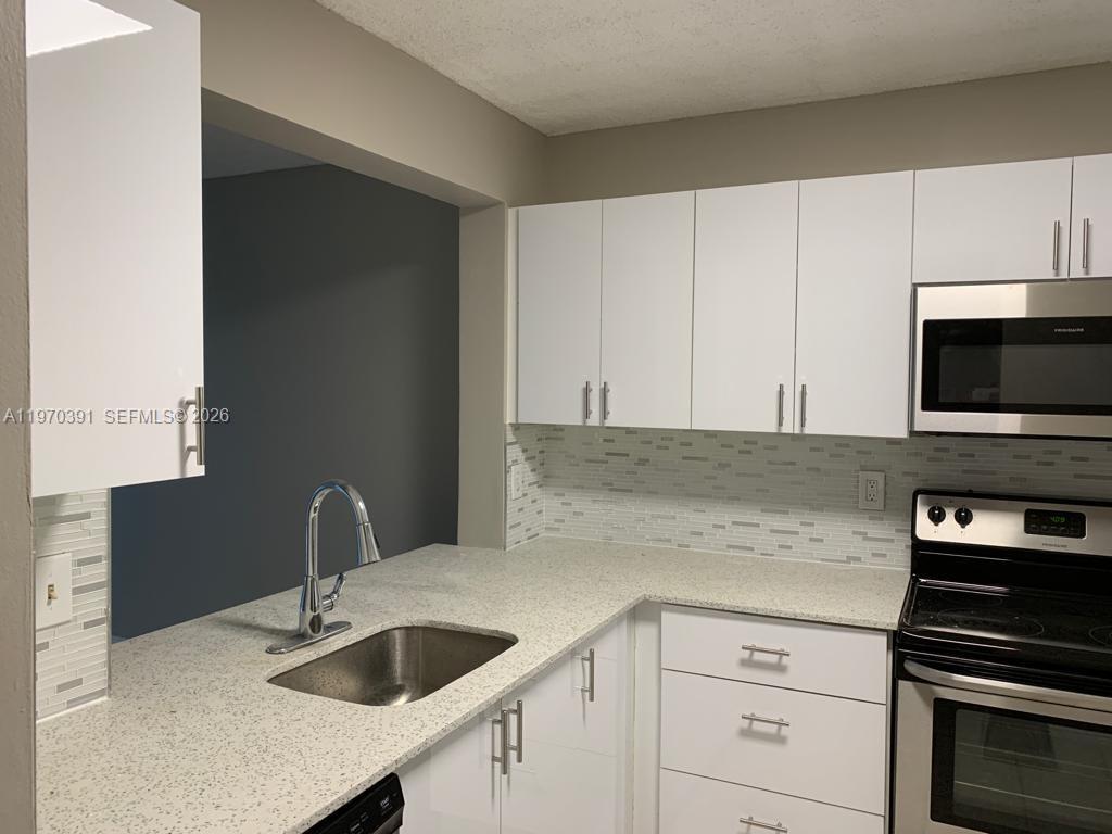 8700 N Sherman Cir # 305, Miramar FL 33025 photo 3
