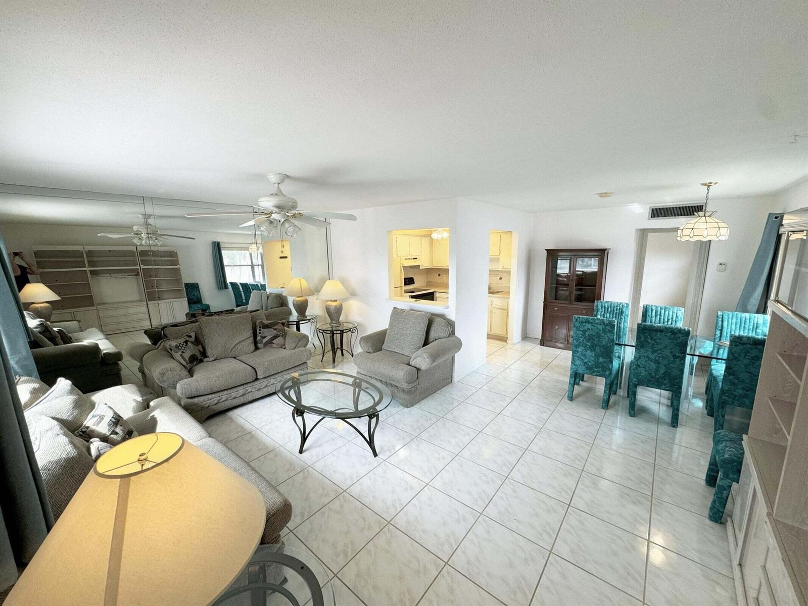 379 Saxony H, Delray Beach FL 33446 photo 2