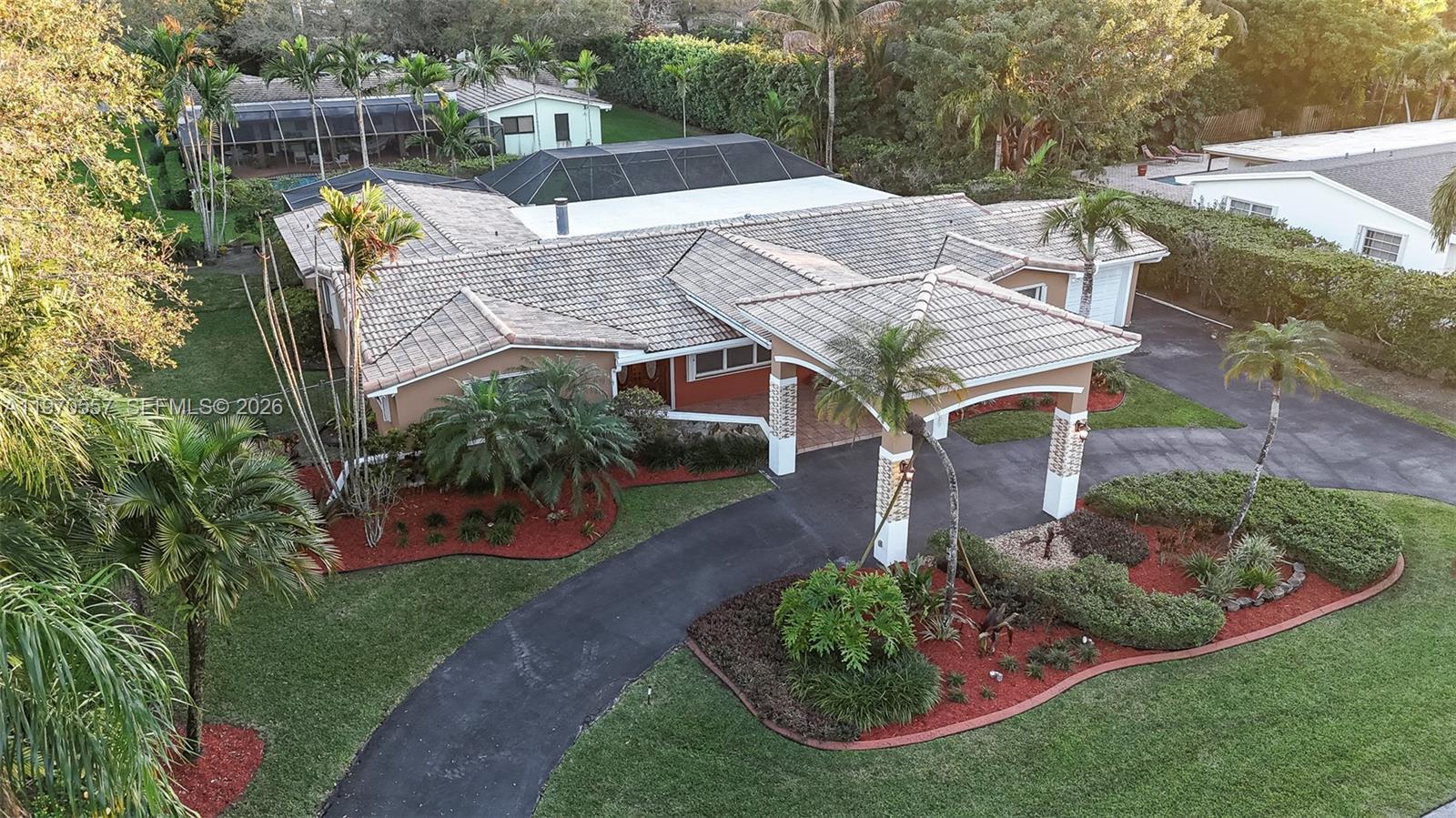 7900 SW 143rd St, Palmetto Bay FL 33158 photo 2