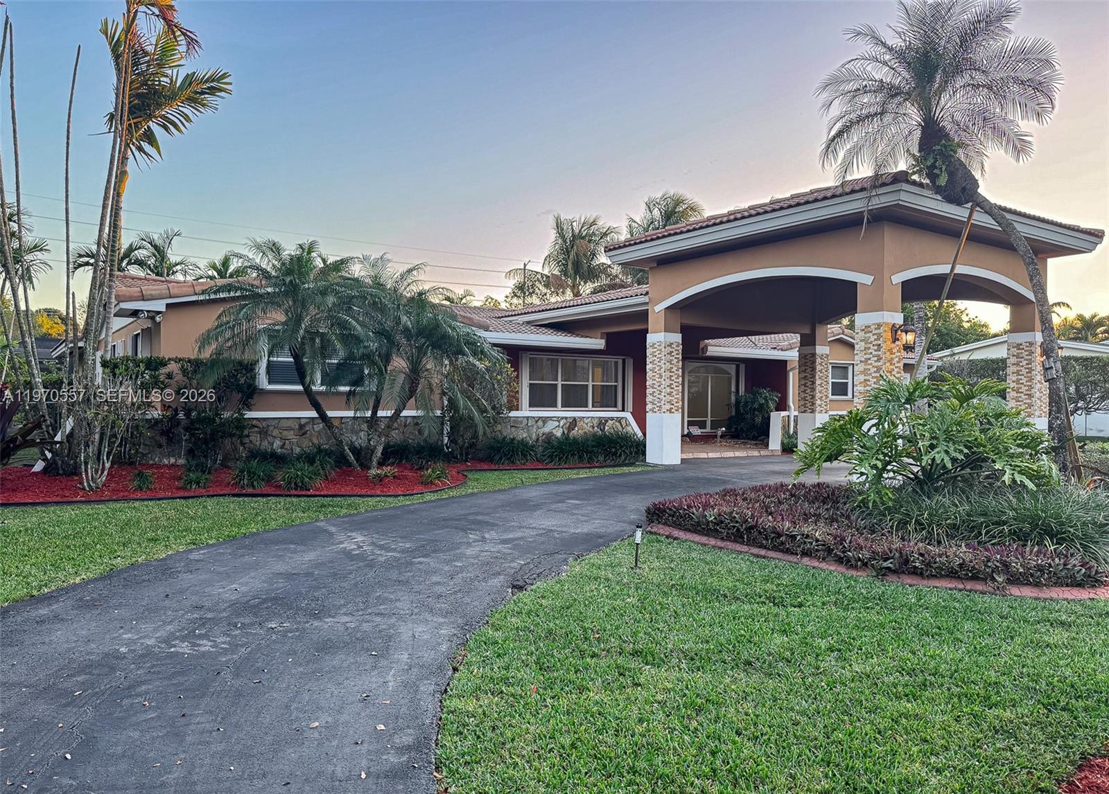 7900 SW 143rd St, Palmetto Bay FL 33158 photo 3