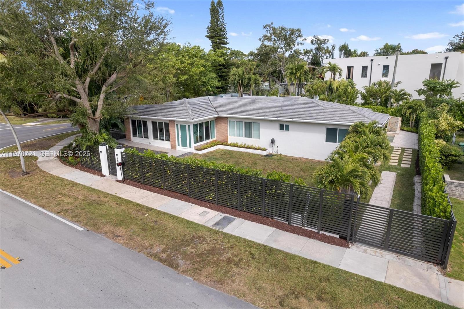 1001 NE 86th St, Miami FL 33138 photo 2