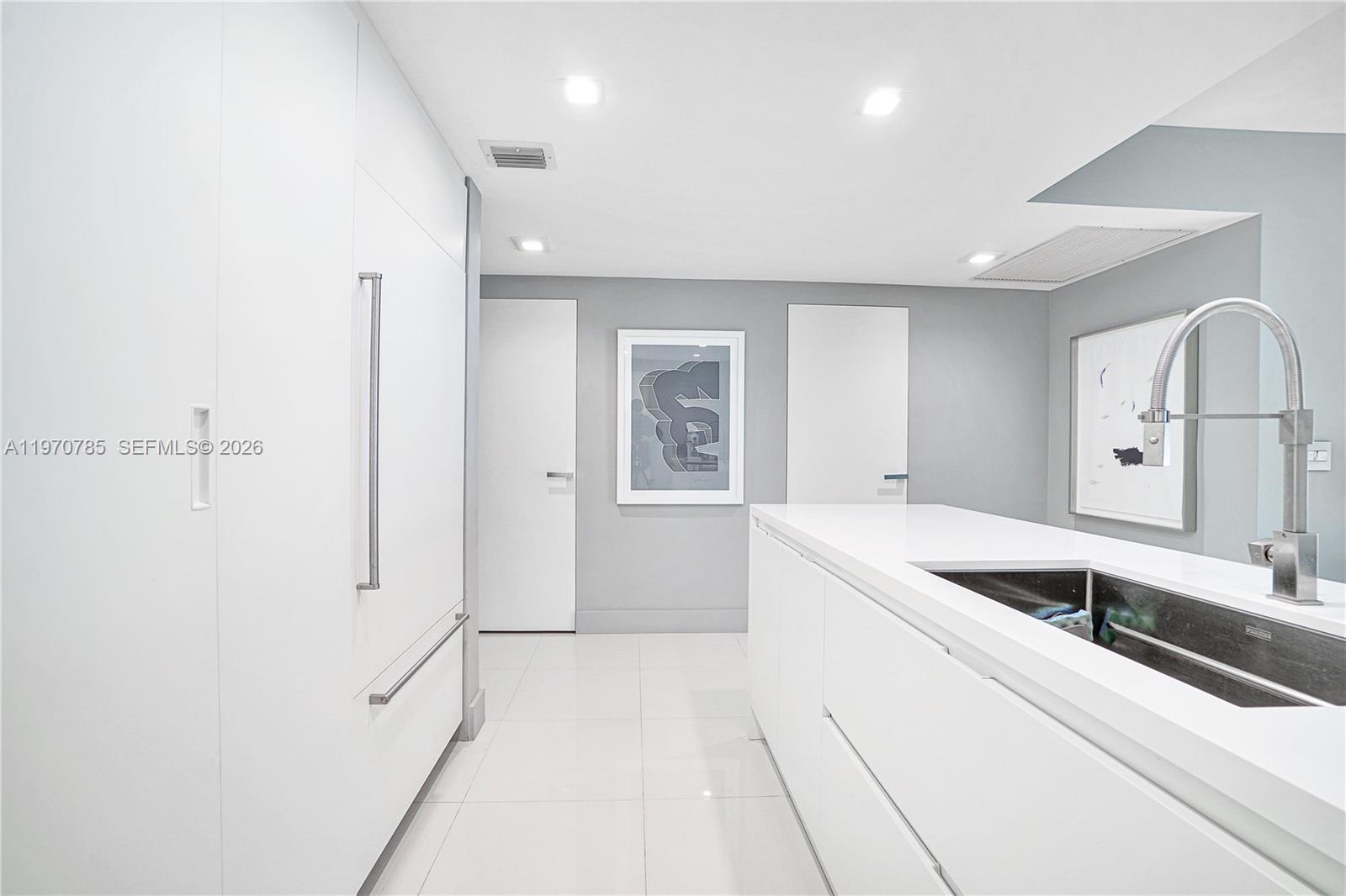 475 Brickell Ave # 1913, Miami FL 33131 photo 2