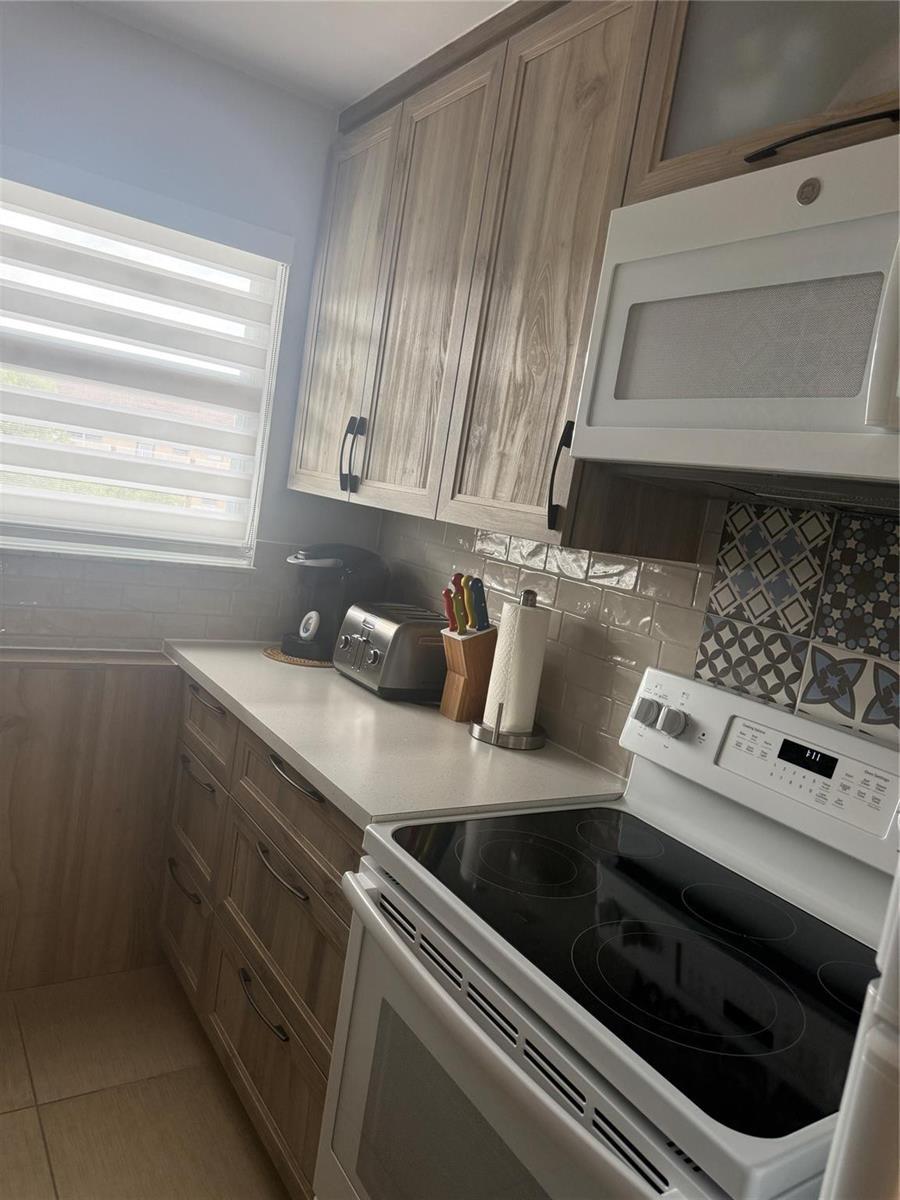 2791 N Pine Island Road # 302, Sunrise FL 33322 photo 3