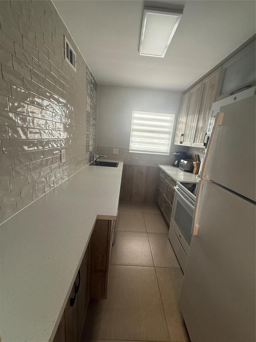 2791 N Pine Island Road # 302, Sunrise FL 33322 photo 4