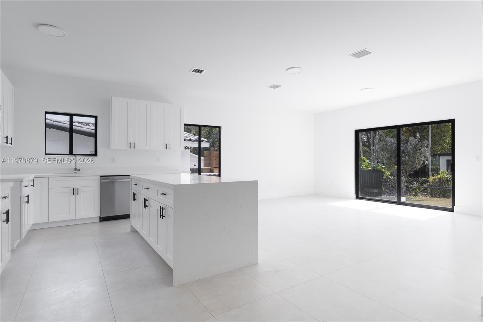 1494 NE 117th ST, Miami FL 33161 photo 4