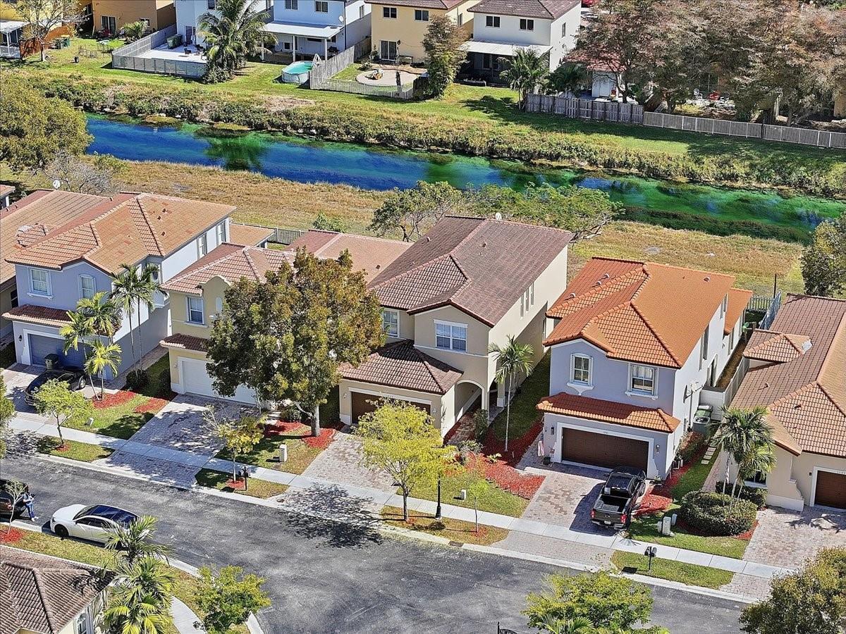 1211 NE 40th Road, Homestead FL 33033