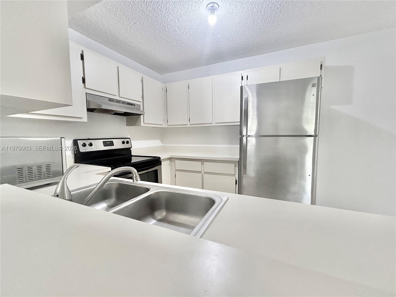 400 W Palm Cir W # 201, Pembroke Pines FL 33025 photo 3