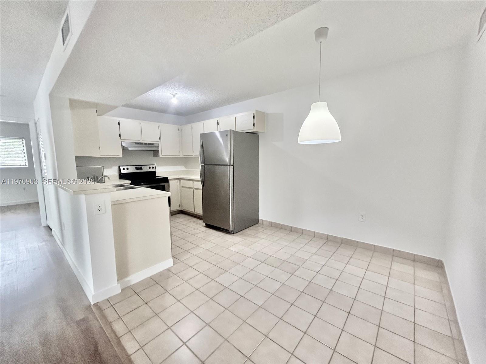 400 W Palm Cir W # 201, Pembroke Pines FL 33025
