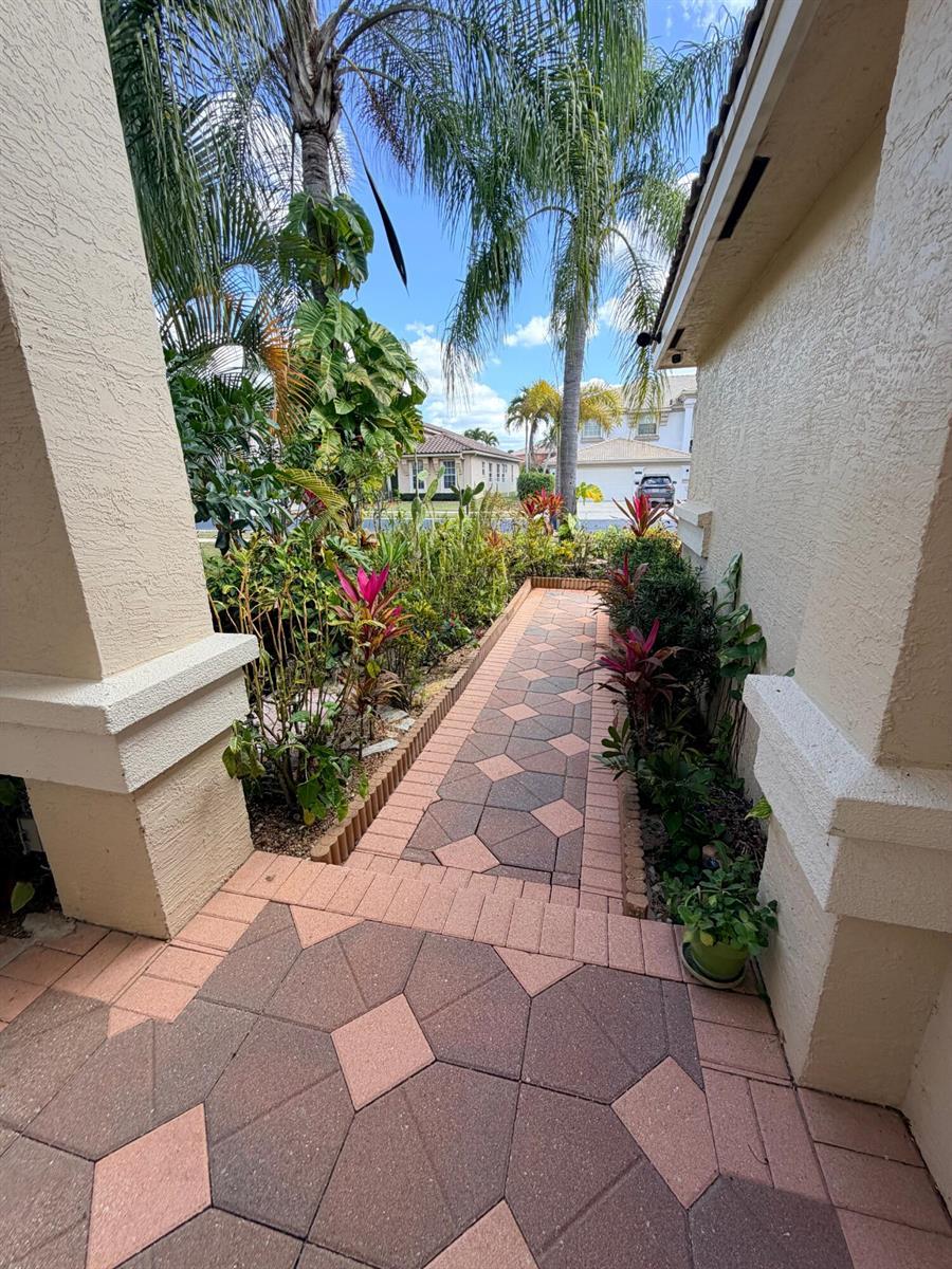 2236 Ridgewood Circle, Royal Palm Beach FL 33411 photo 3