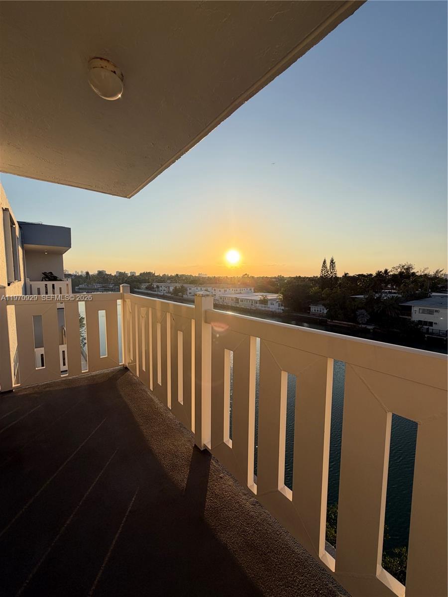 7900 Tatum Waterway Dr # 506, Miami Beach FL 33141 photo 5