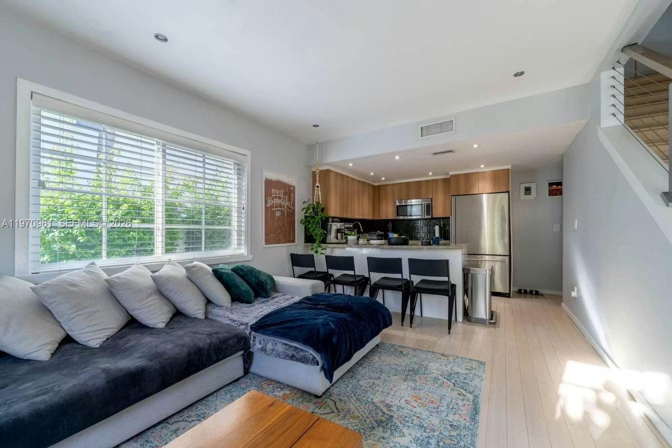 1061 Michigan Ave # 4, Miami Beach FL 33139 photo 4