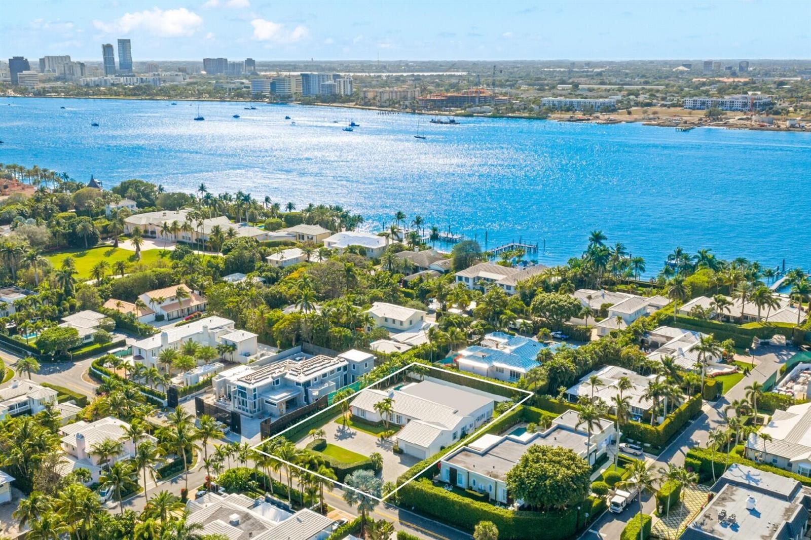 624 N Lake Way, Palm Beach FL 33480 photo 2