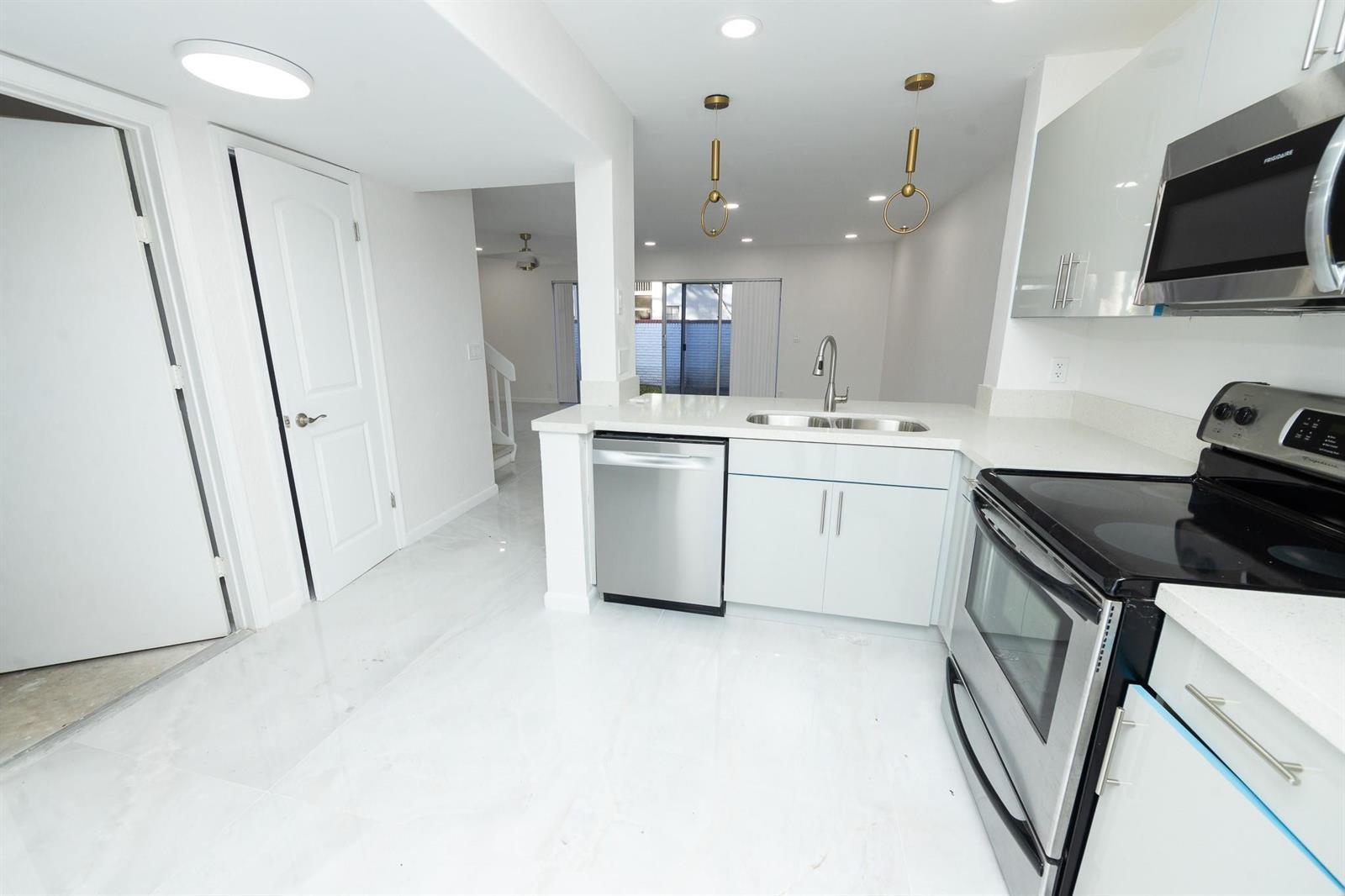 8939 NW 23rd Street, Coral Springs FL 33065 photo 4