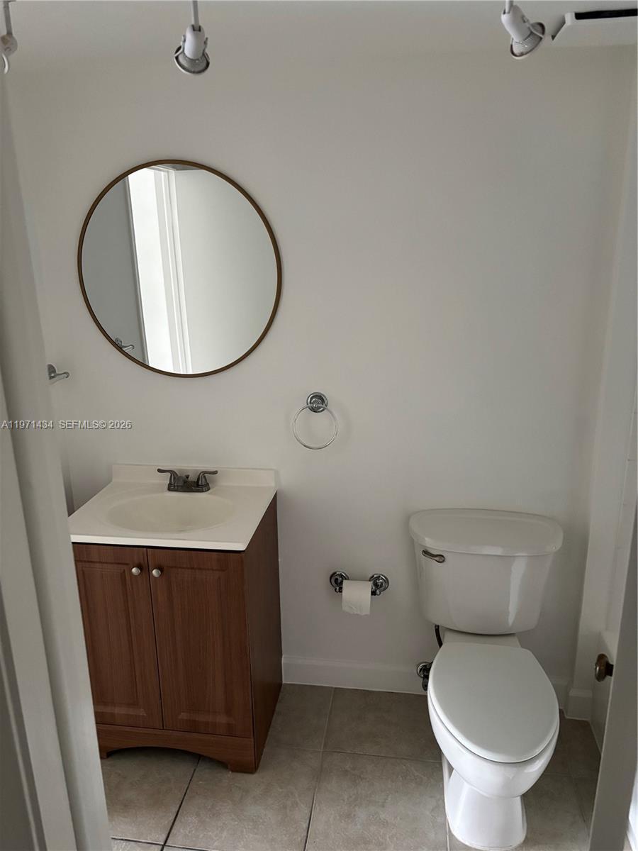 7900 Camino Cir # 308, Miami FL 33143 photo 5