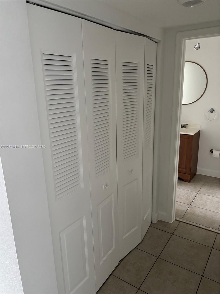 7900 Camino Cir # 308, Miami FL 33143 photo 4