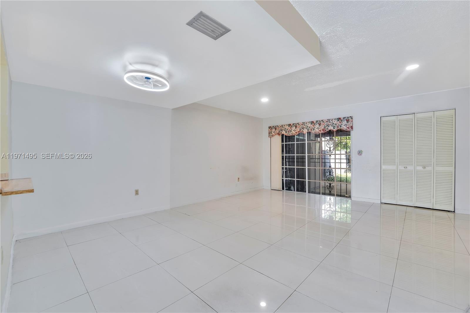 5433 NW 169th St, Miami Gardens FL 33055 photo 2