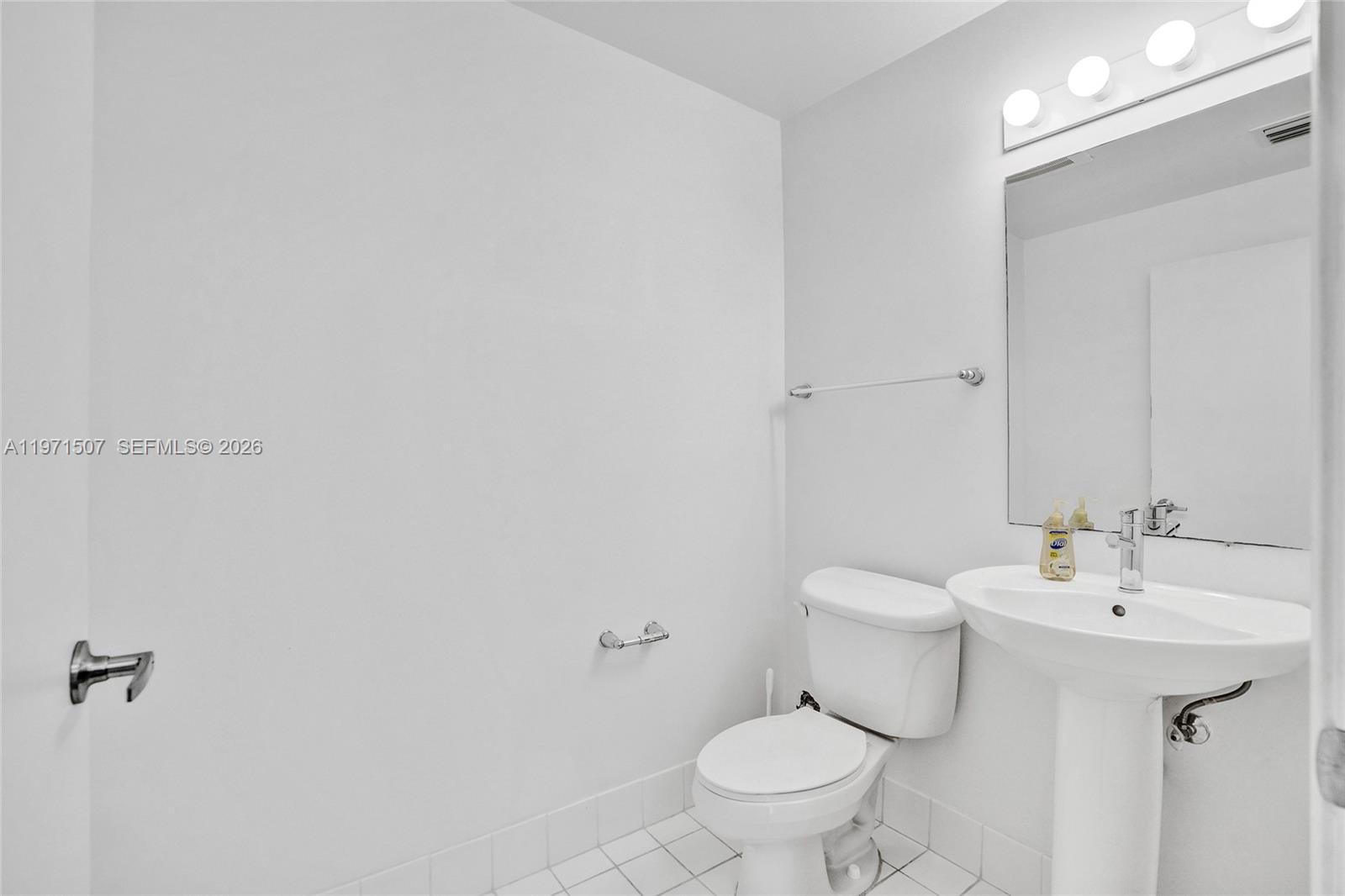 601 NE 36th St # 1908, Miami FL 33137 photo 4