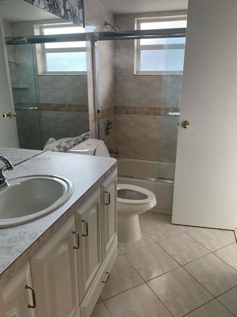 5003 NW 35th St # 405, Lauderdale Lakes FL 33319 photo 4