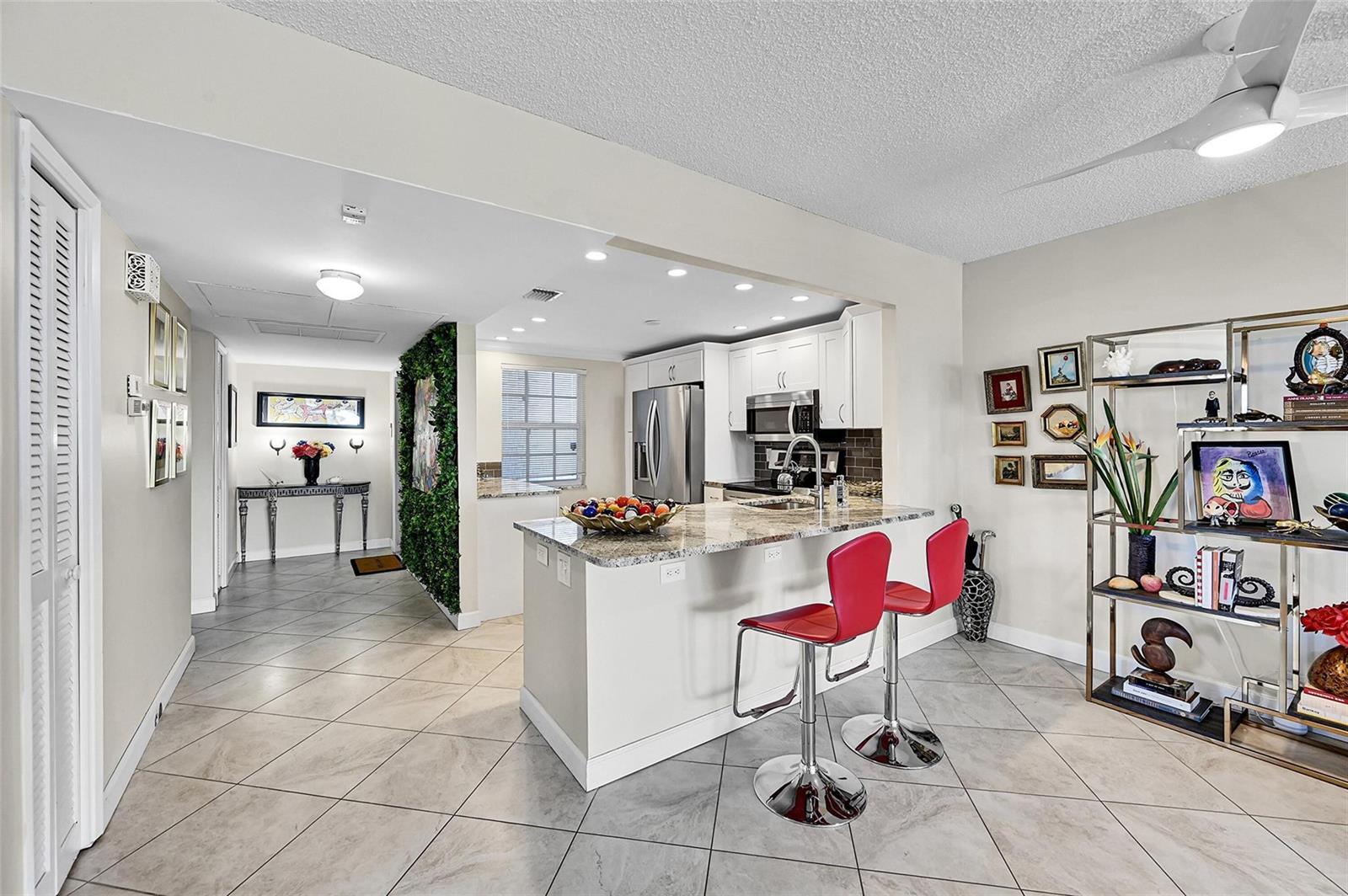 605 Oaks Drive # 701, Pompano Beach FL 33069 photo 2