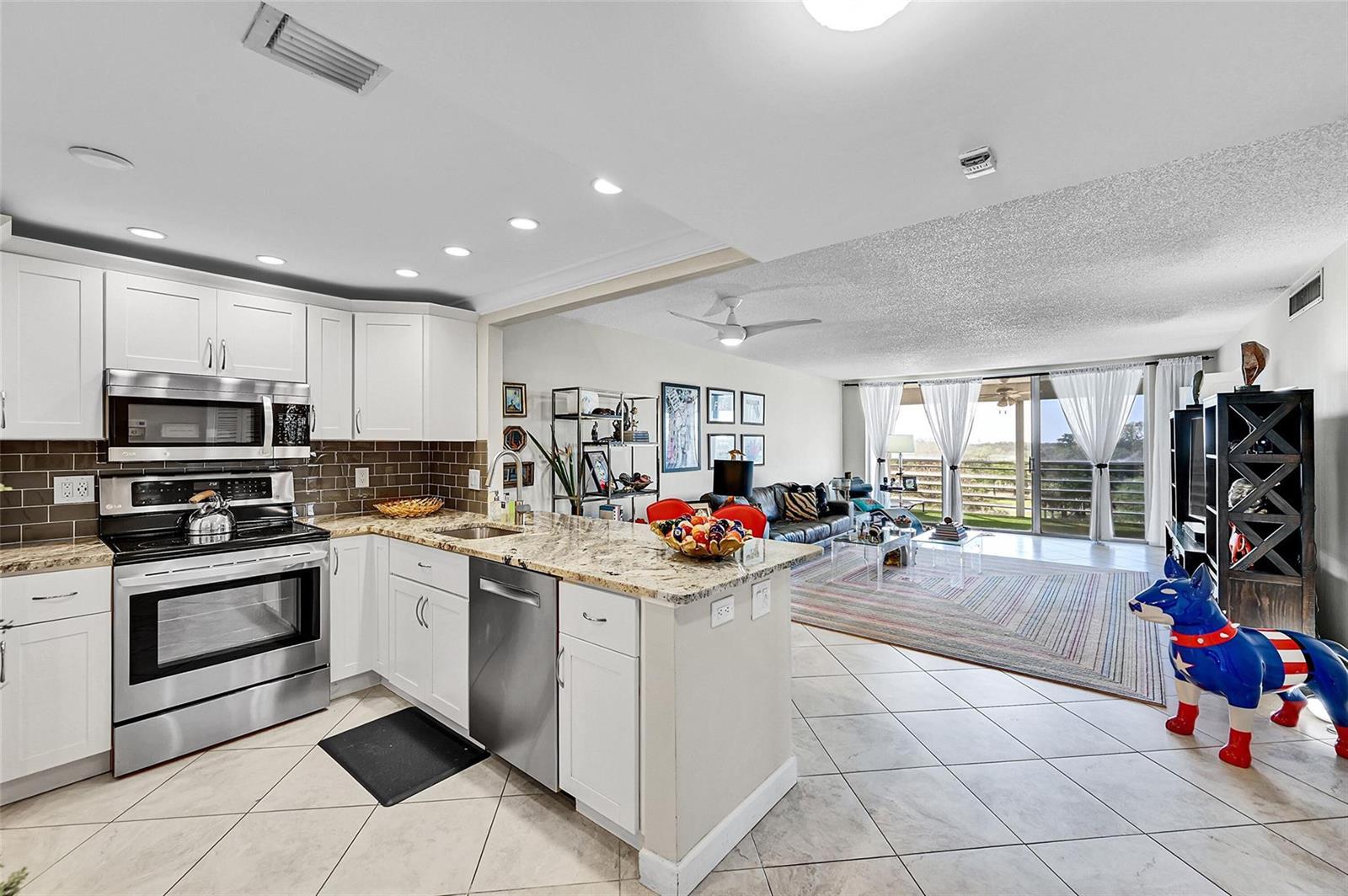 605 Oaks Drive # 701, Pompano Beach FL 33069