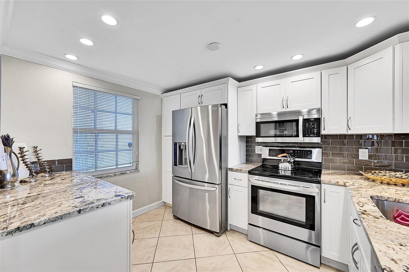 605 Oaks Drive # 701, Pompano Beach FL 33069 photo 4