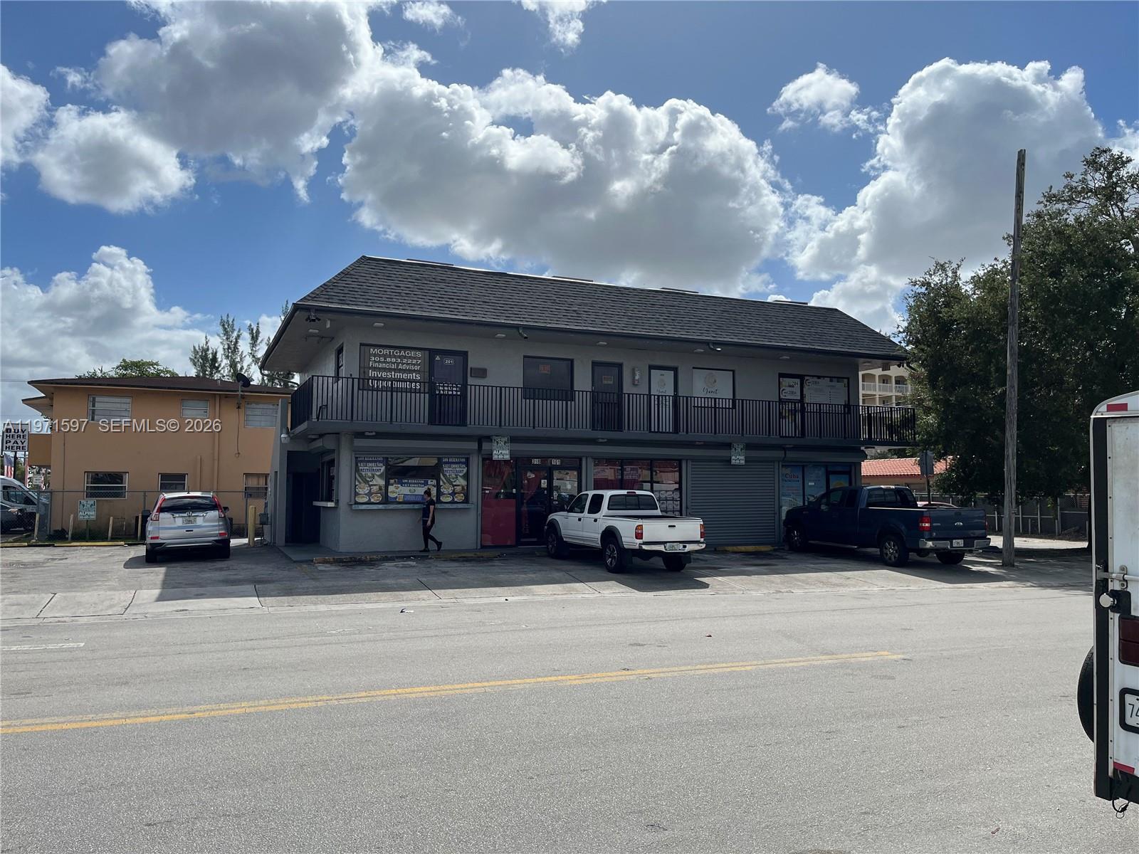 398 E 33rd St, Hialeah FL 33013 photo 2