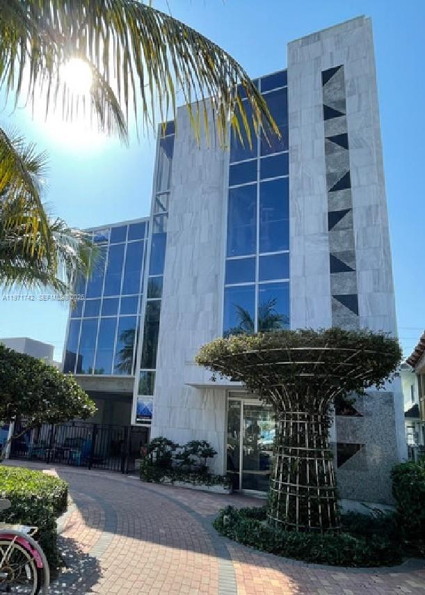 240 Commercial Blvd, Lauderdale By The Sea FL 33308