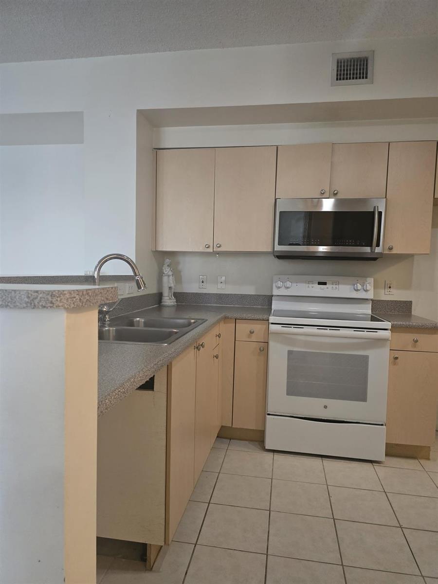 7970 N Nob Hill Road # 205, Tamarac FL 33321 photo 2