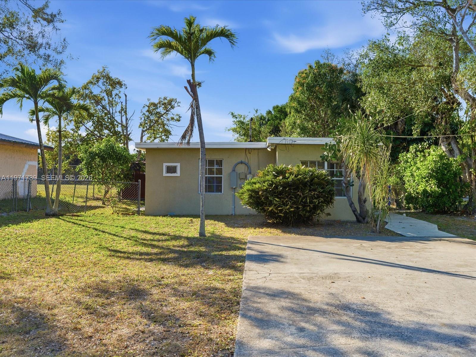 1561 SW 44th Ter, Fort Lauderdale FL 33317
