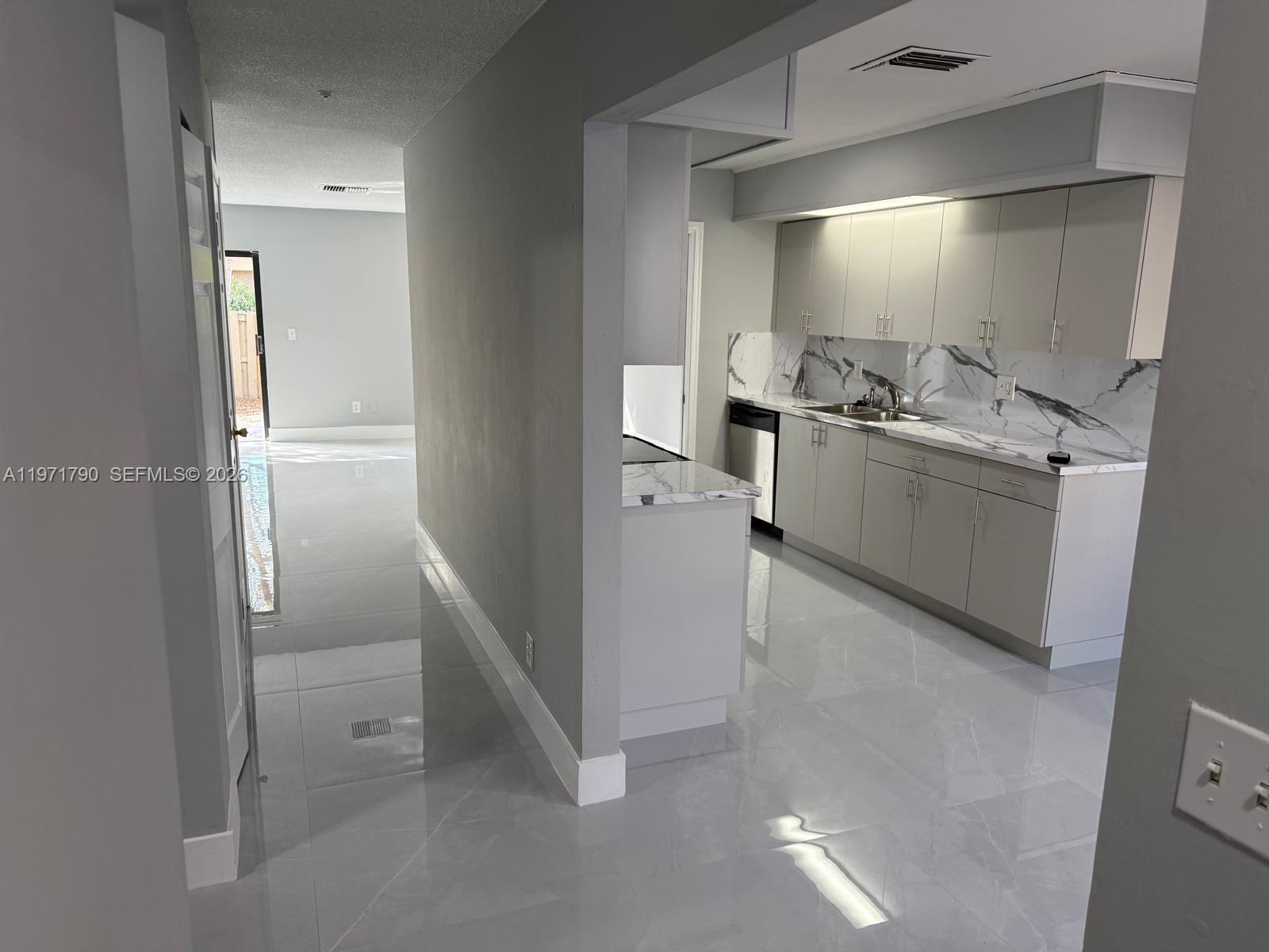 2700 N 34th Ave # I, Hollywood FL 33021 photo 3