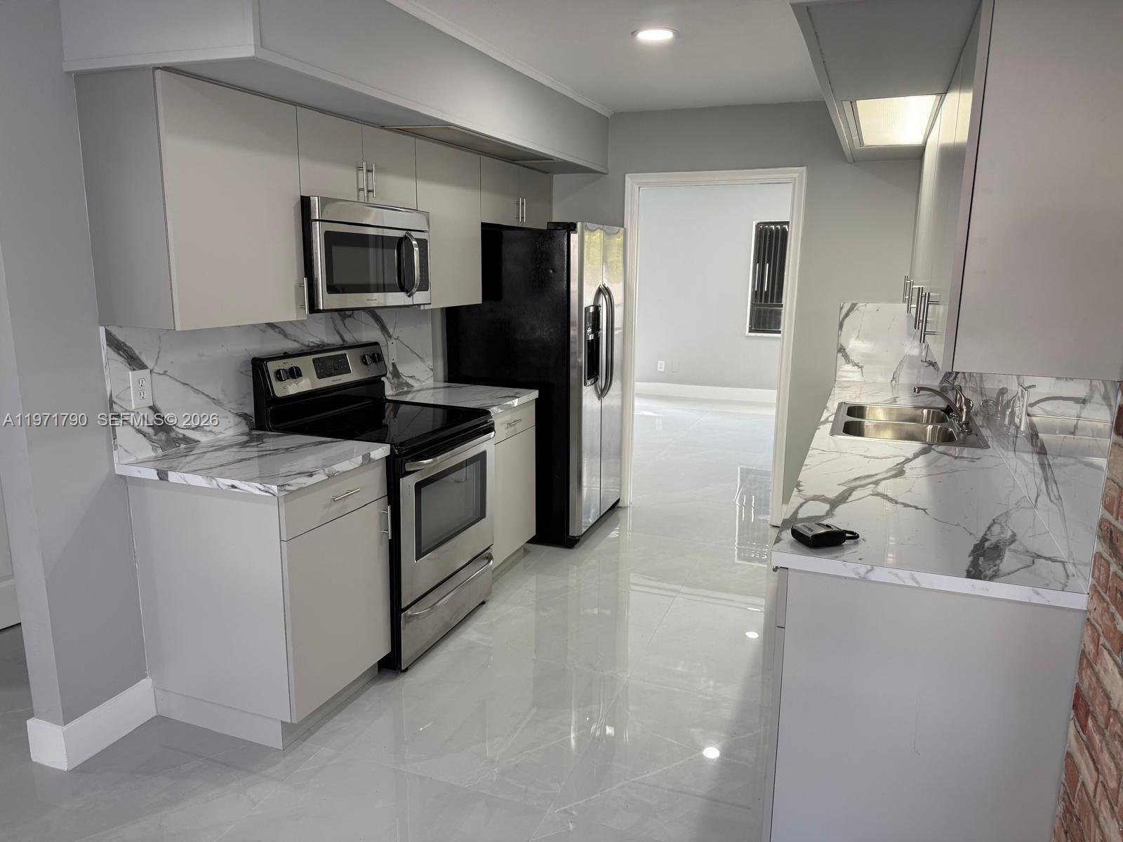 2700 N 34th Ave # I, Hollywood FL 33021 photo 5
