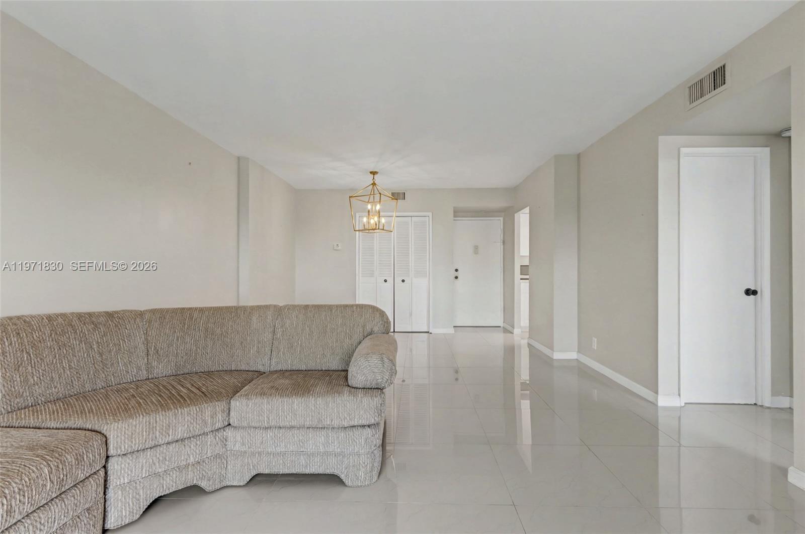 4200 Hillcrest Dr # 406, Hollywood FL 33021 photo 2