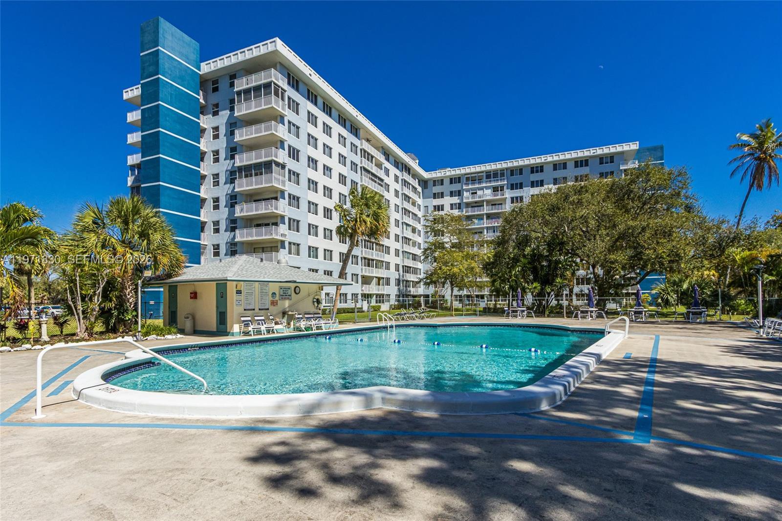 4200 Hillcrest Dr # 406, Hollywood FL 33021 photo 5