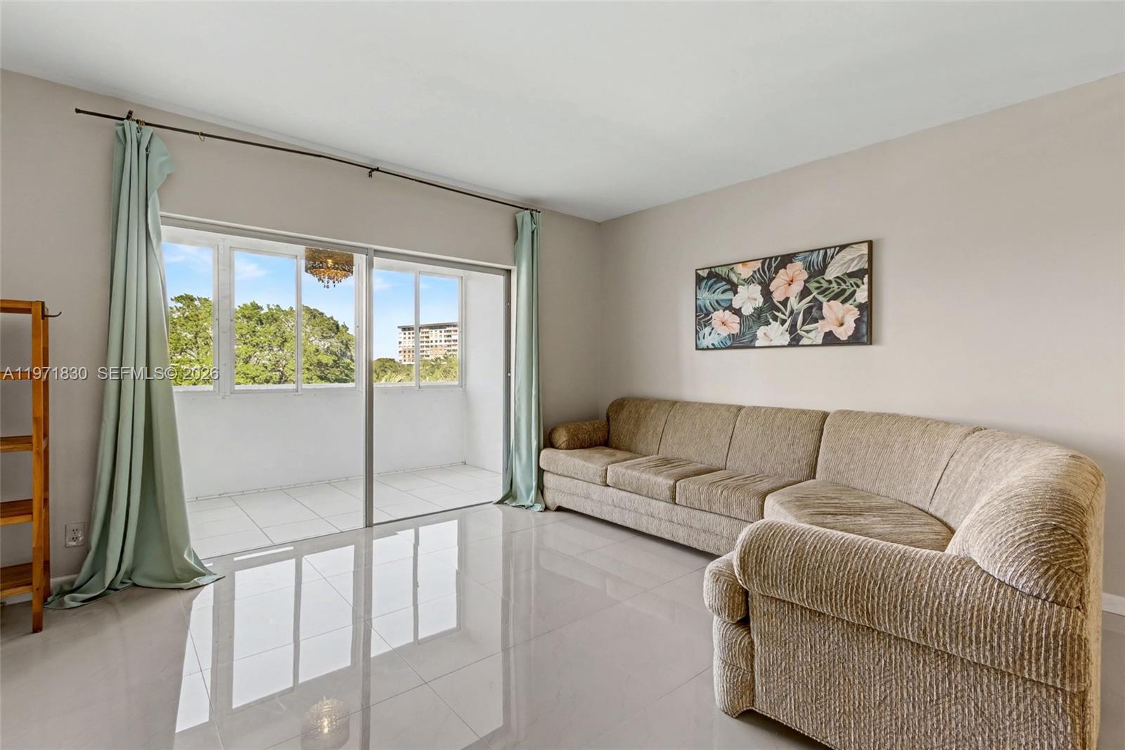 4200 Hillcrest Dr # 406, Hollywood FL 33021 photo 4