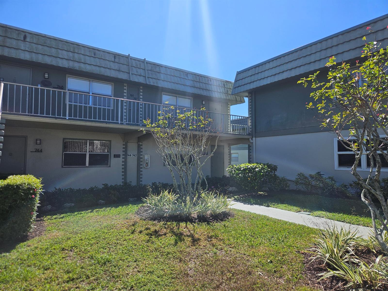 743 Flanders P, Delray Beach FL 33484 photo 2