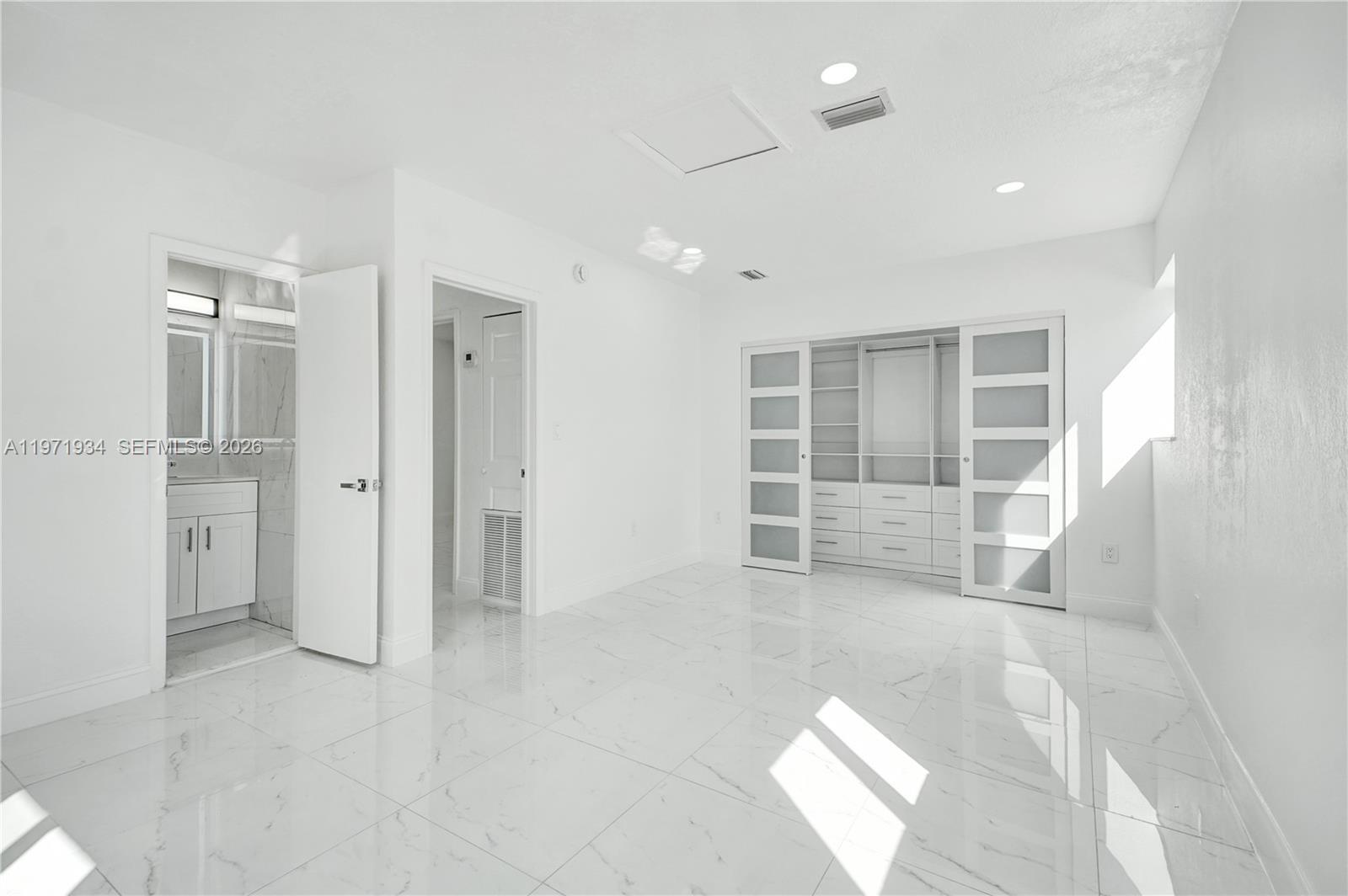 1220 NE 206th St, Miami FL 33179 photo 5
