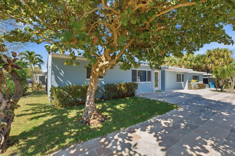 1115 S Seacrest Boulevard, Boynton Beach FL 33435