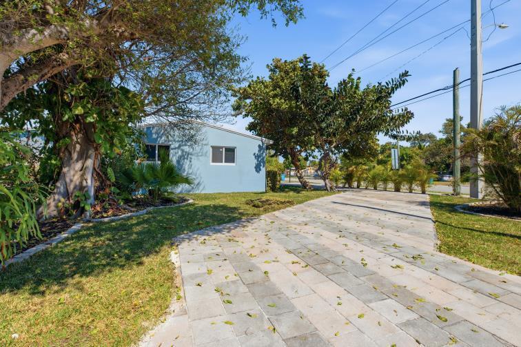 1115 S Seacrest Boulevard, Boynton Beach FL 33435 photo 4