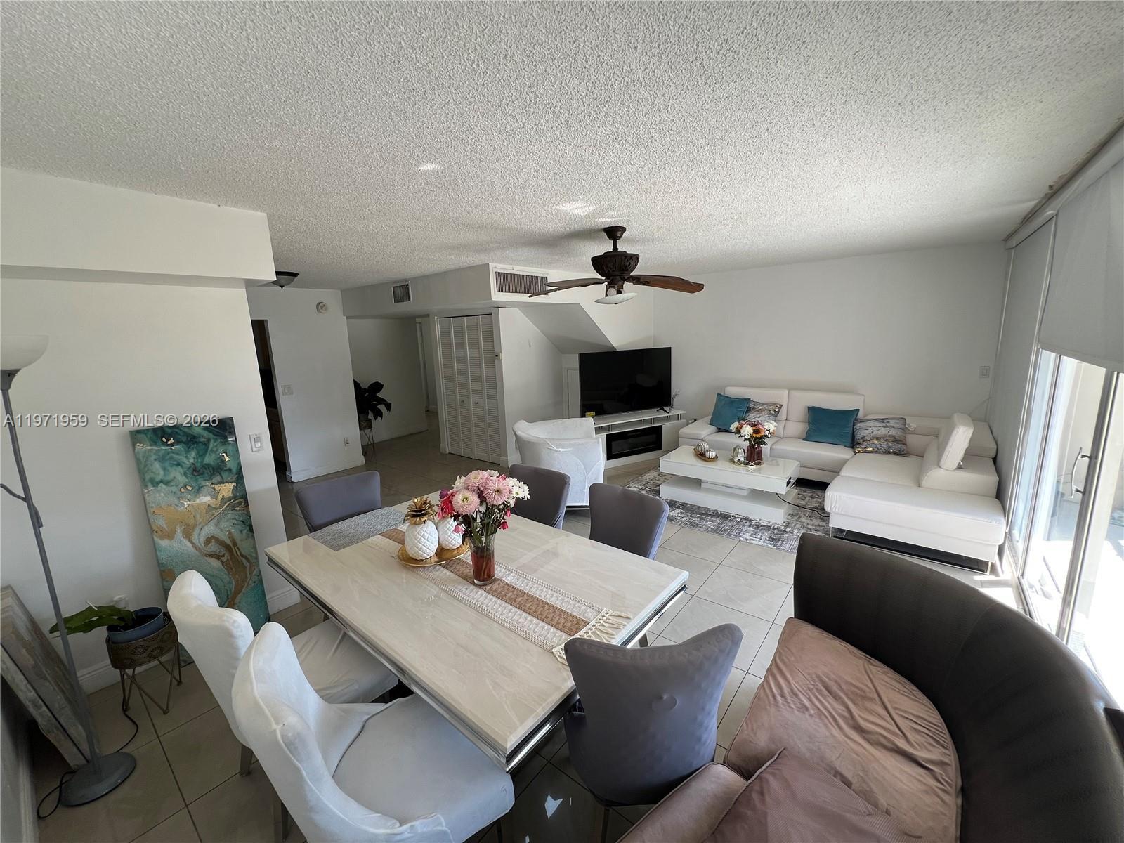 9240 Fontainebleau Blvd # 207, Miami FL 33172