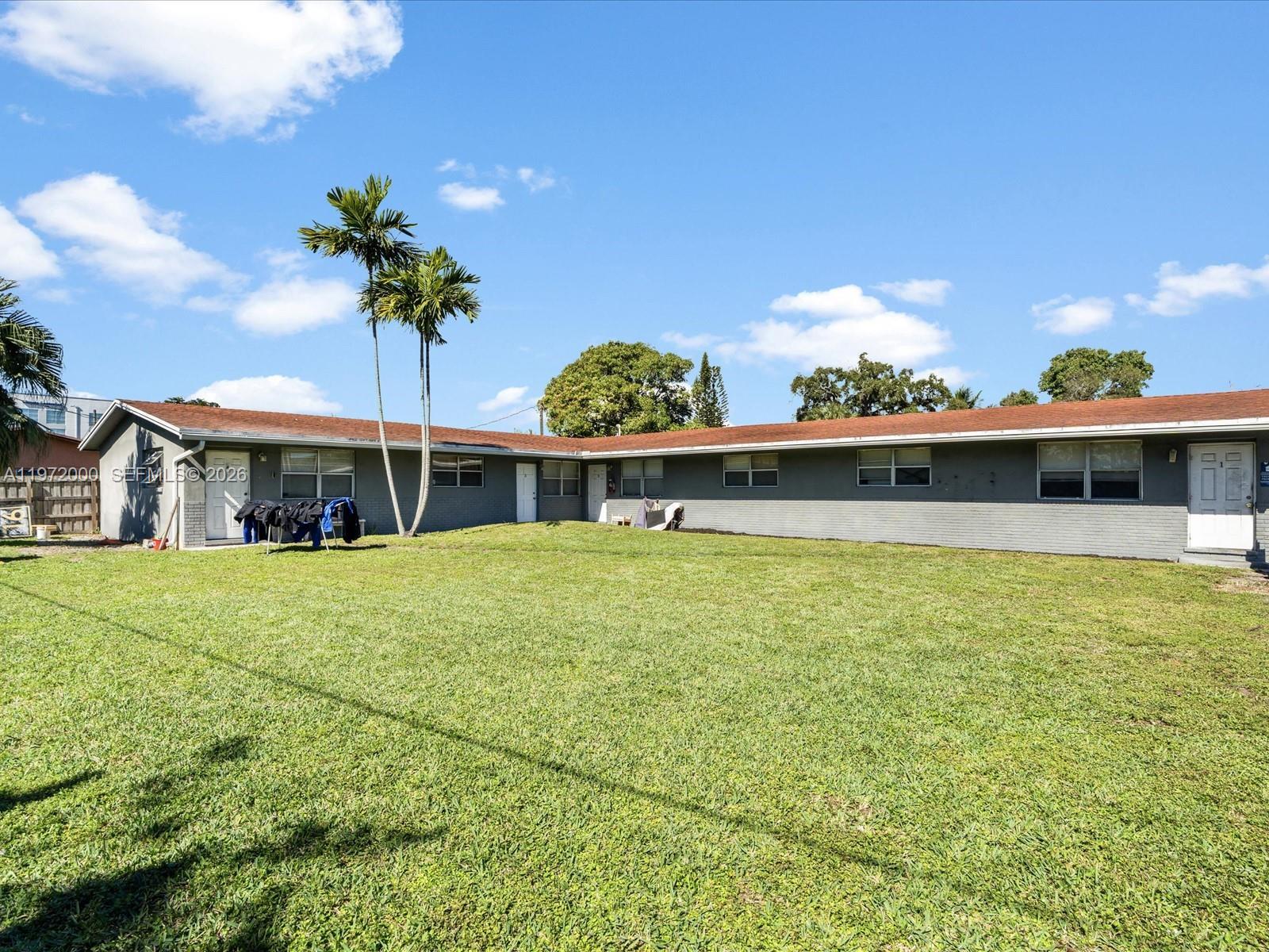 118 Phippen Waiters Rd, Dania Beach FL 33004