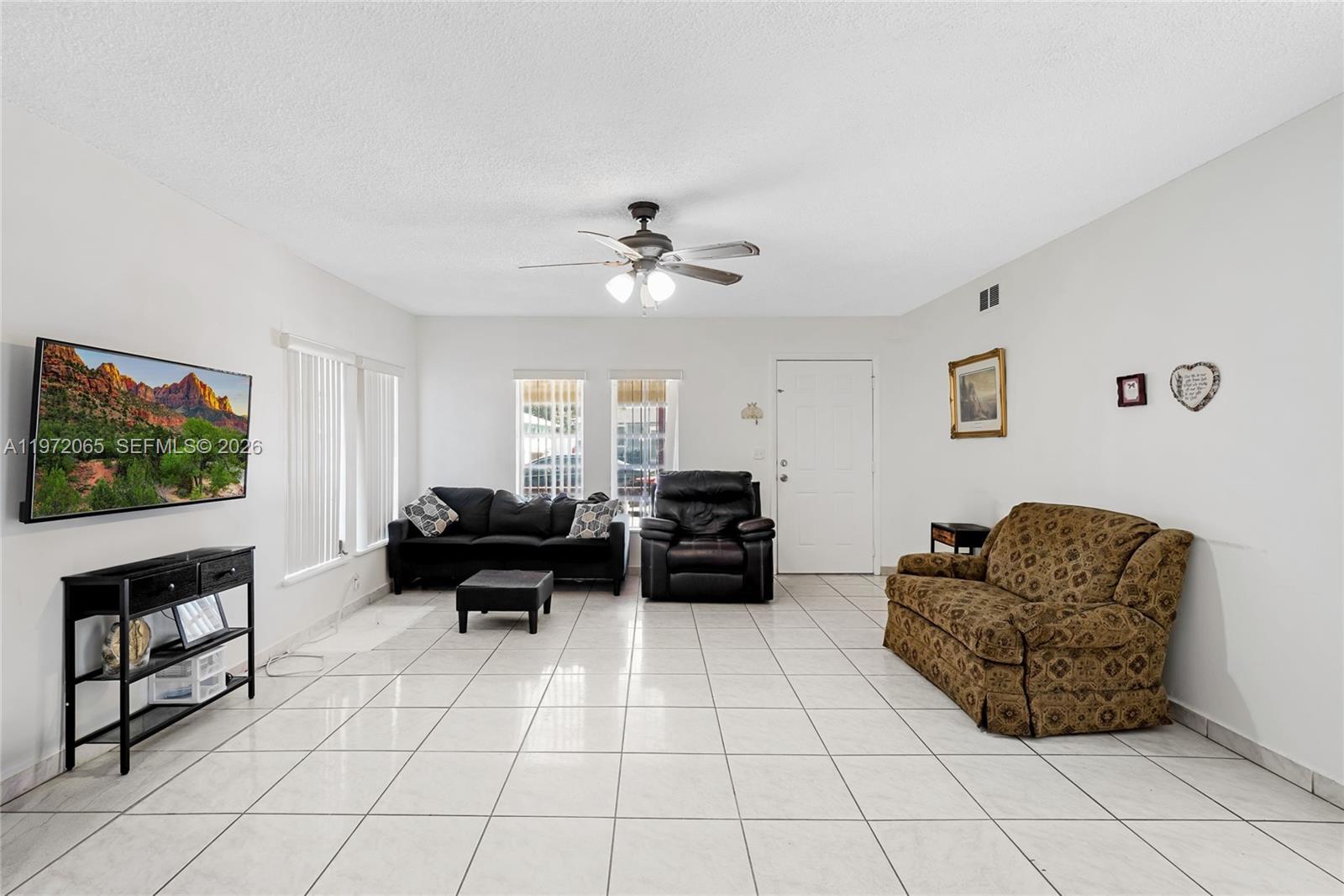 4318 E 8th Ct, Hialeah FL 33013 photo 3