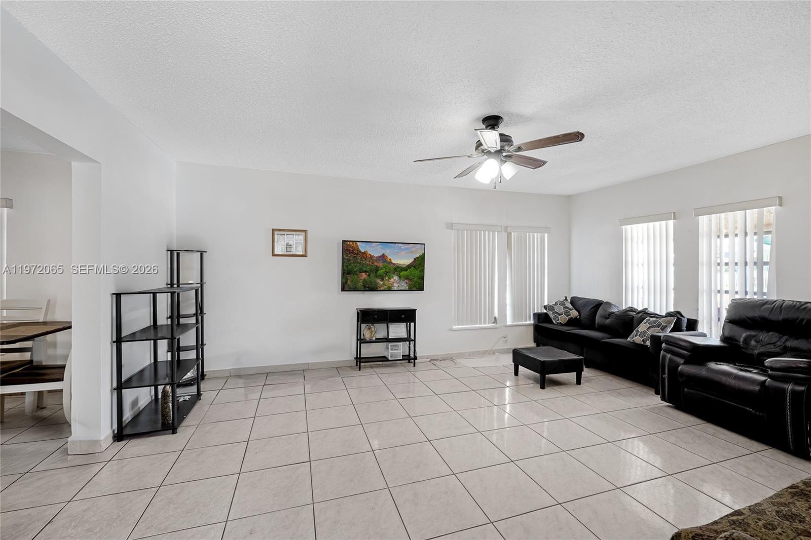 4318 E 8th Ct, Hialeah FL 33013 photo 4