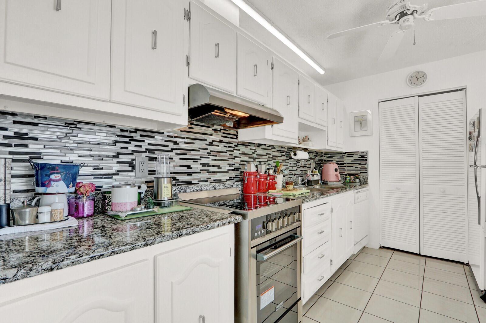 615 Laconia Circle # A, Lake Worth FL 33467 photo 3