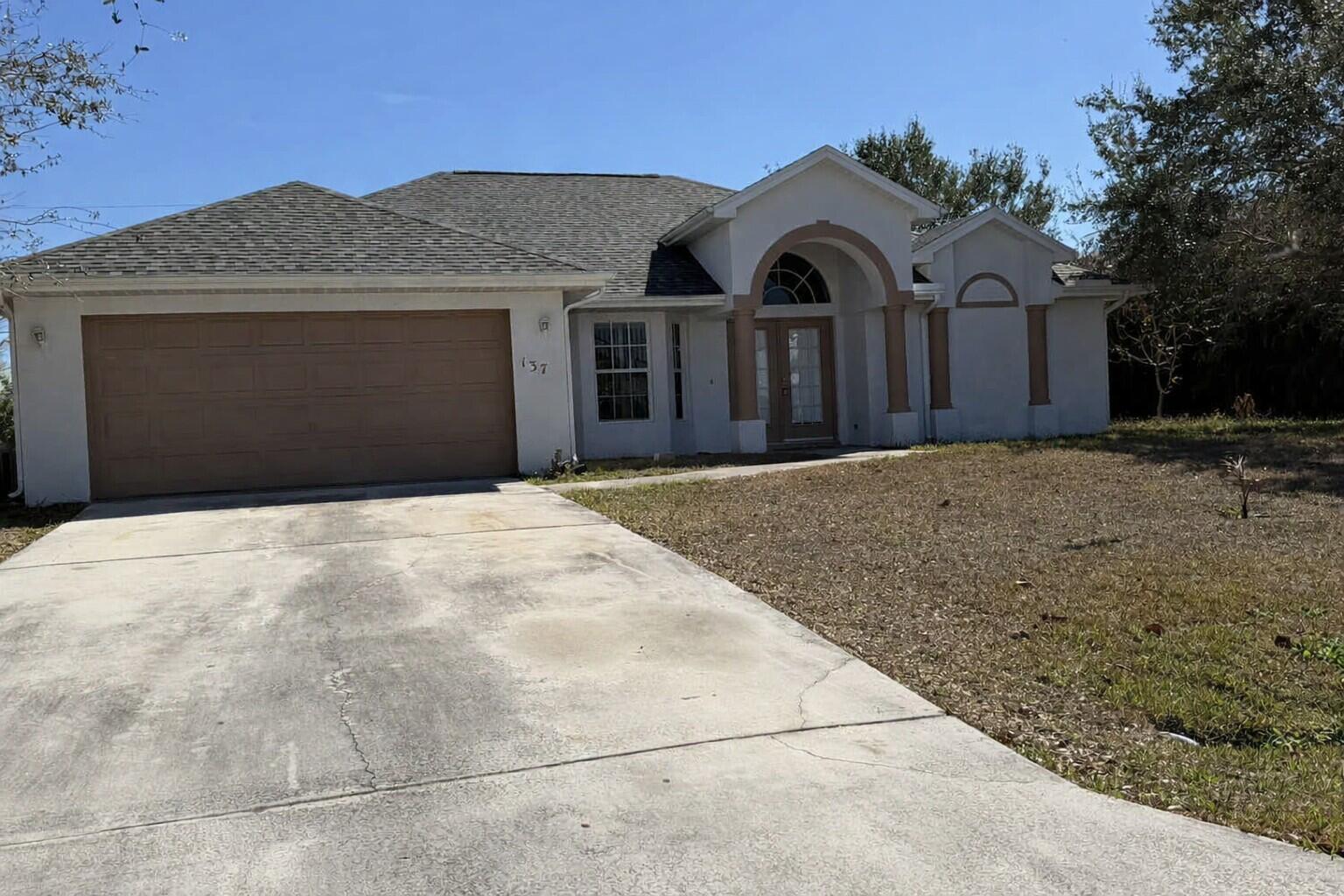 137 SW Meade Circle, Port St. Lucie FL 34953