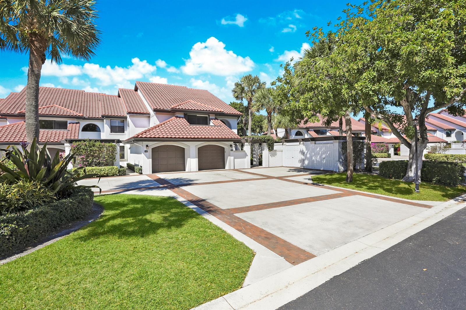 16671 Traders Crossing Crossing N # 121, Jupiter FL 33477 photo 2